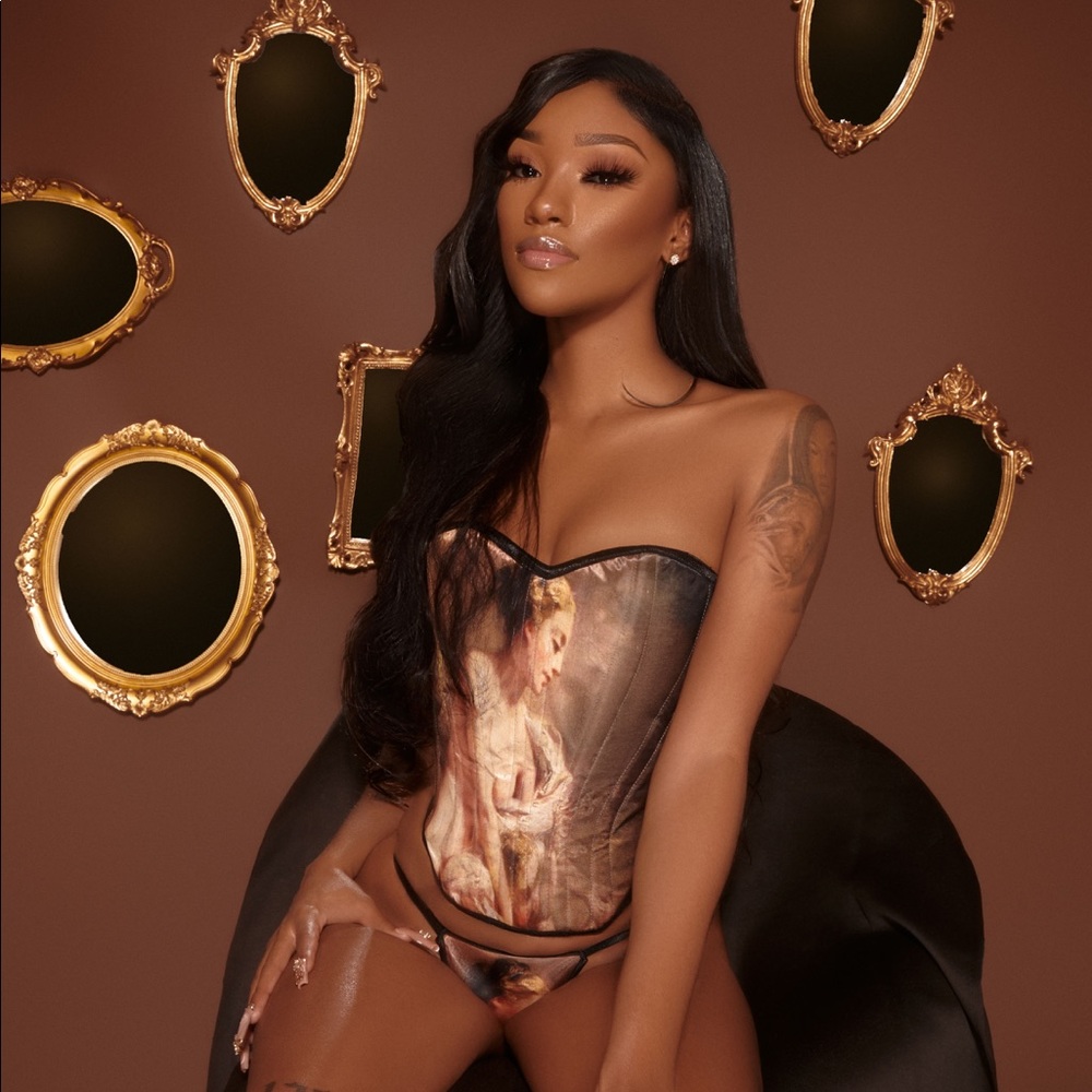 Alejandro Collection set